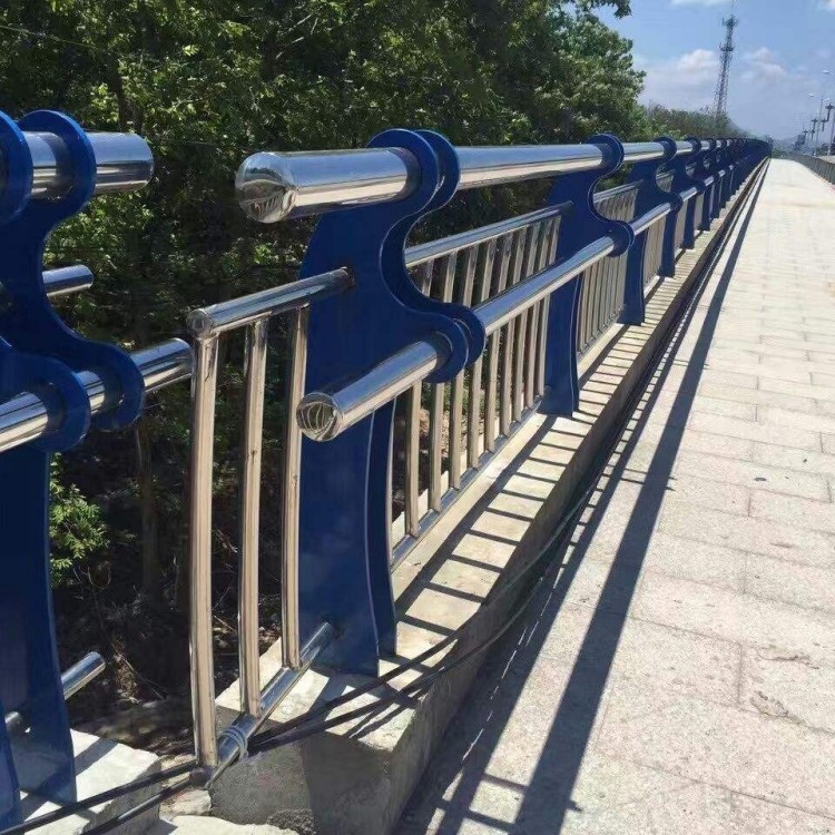 不銹鋼復合管橋梁護欄